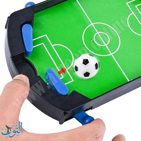 لعبة كرة قدم لوحية على كرت